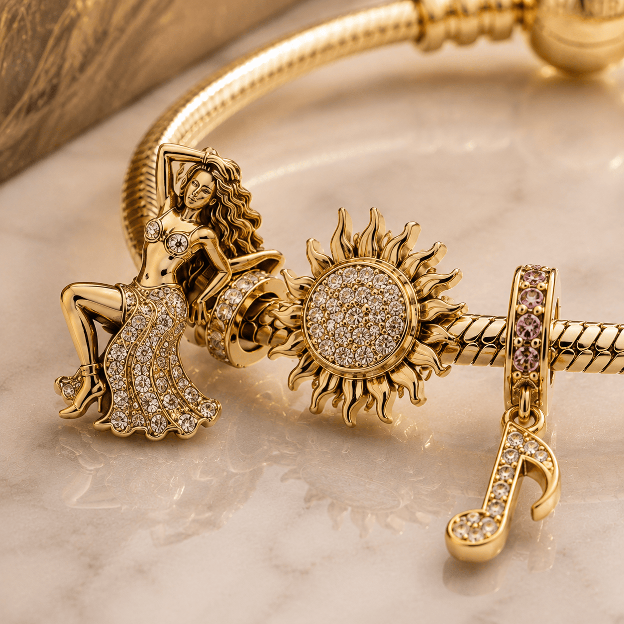 SKRA Gold Charm Bracelet Set VTH